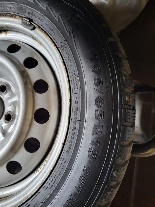 Продам комплект зимней резины