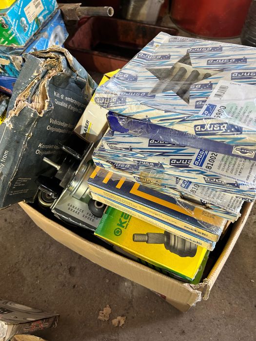 Авто части за автомобили и бусове