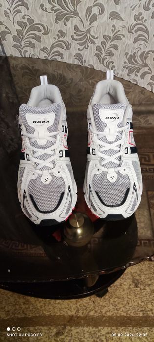 Кроссовки   Bona