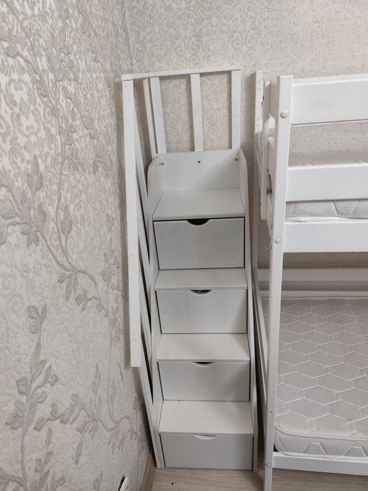 Продам двух яростную кровать