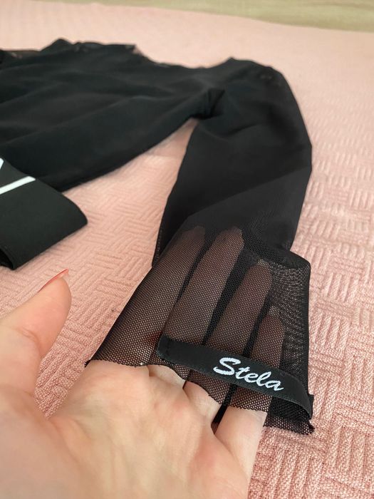 Къса черна рокля