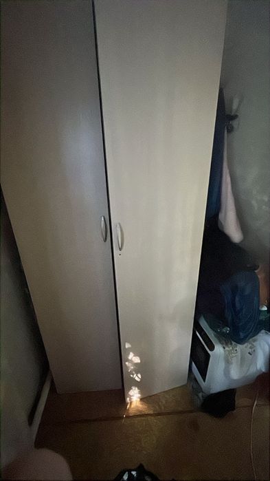 Срочно продам шкаф двухстворчатый