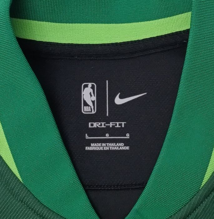 Nike DRI-FIT NBA Milwaukee Bucks Therma Sweatshirt горнище L Найк