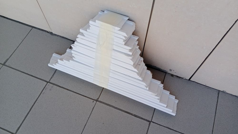 Ламинат и плинтус за полтора тыс.тг.