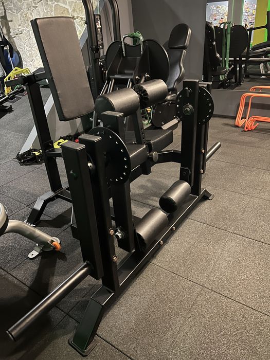 Aparat fitness dual leg extension/leg flexion Brasov • OLX.ro