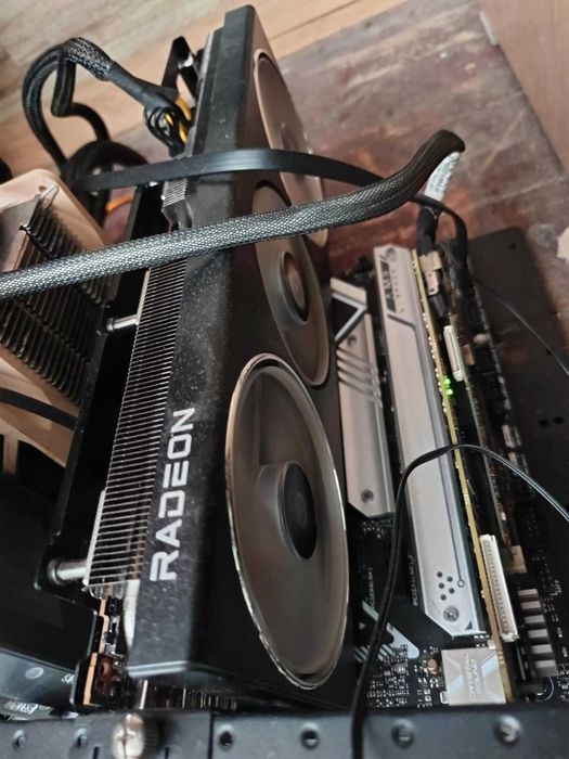 POWERCOLOR RX 7800 XT Hellhound 16GB