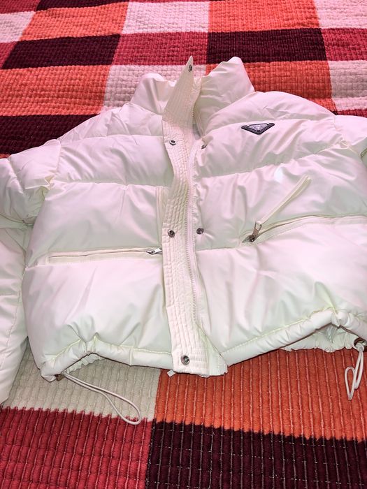 Прлдам куртку ,новый