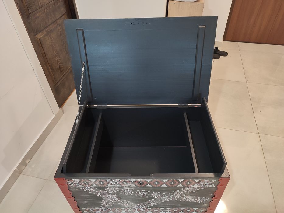 Lada de zestre restaurata