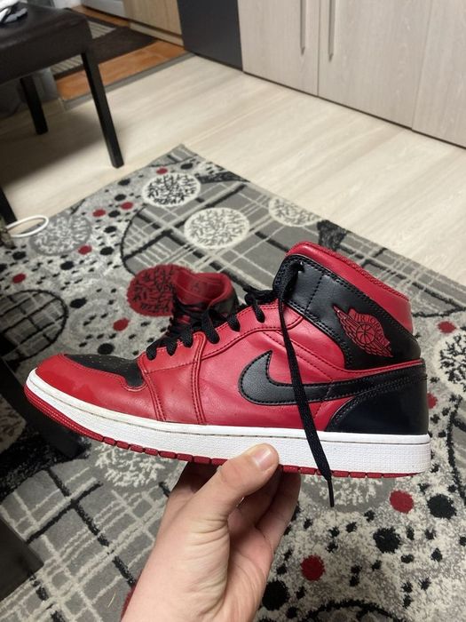 Vând Jordan 1 mărimea 44.5, aproape noi