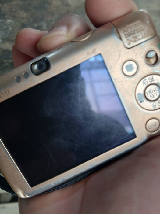 Canon Digital ixus 100 is