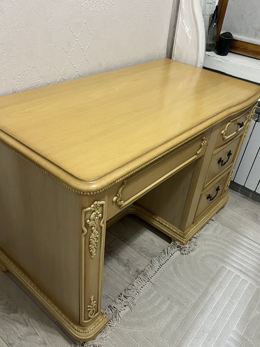 Продам письменный стол
