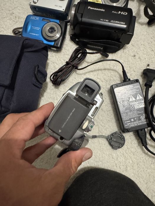 Aparate foto si camere video defecte