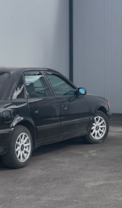 Продам машину Audi 100 C4