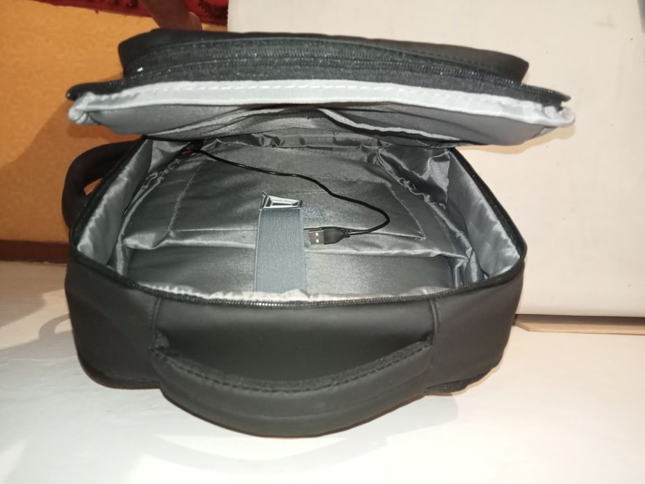 Продам   ранец  сумку   для   ноутбука