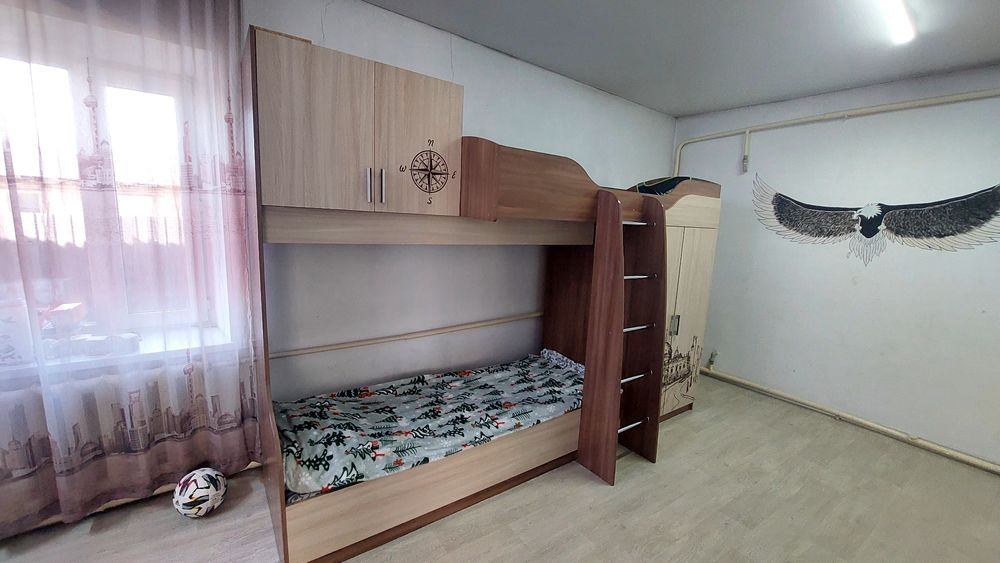 Двухъярусная кровать