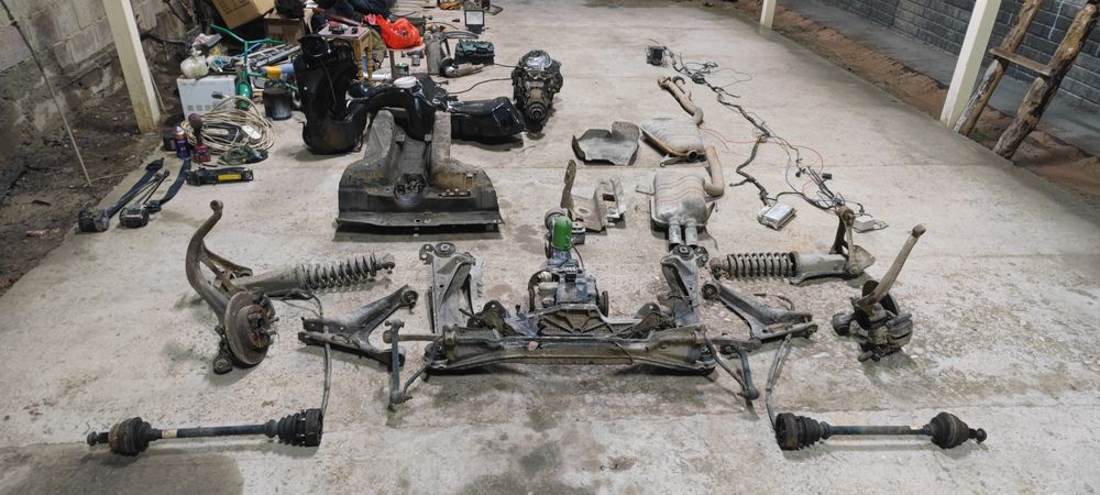 Запчасти на Ауди б4