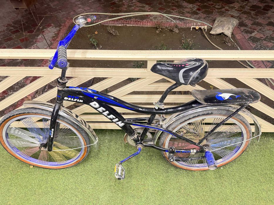Delfin brendi ostida ishlab chiqarilgan BMX velosipedidi