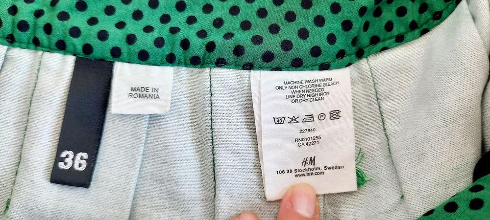 Fusta cu pliuri verde cu buline