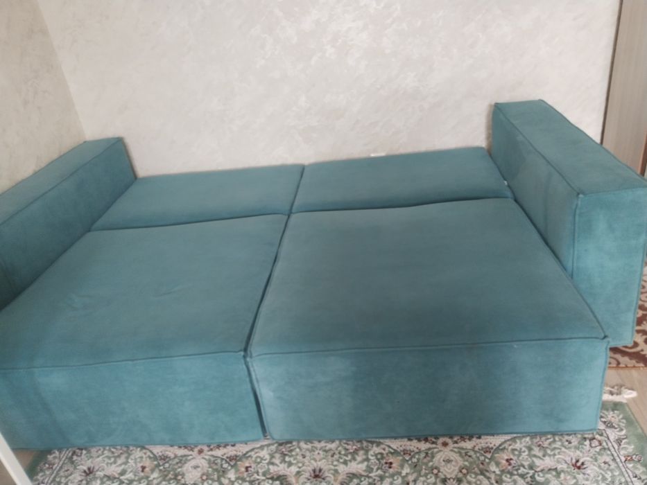 В Астане продаю диван