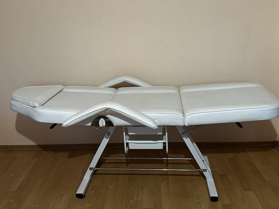 Кушетка за козметик/ масаж /миглопластика/ микроблейдинг