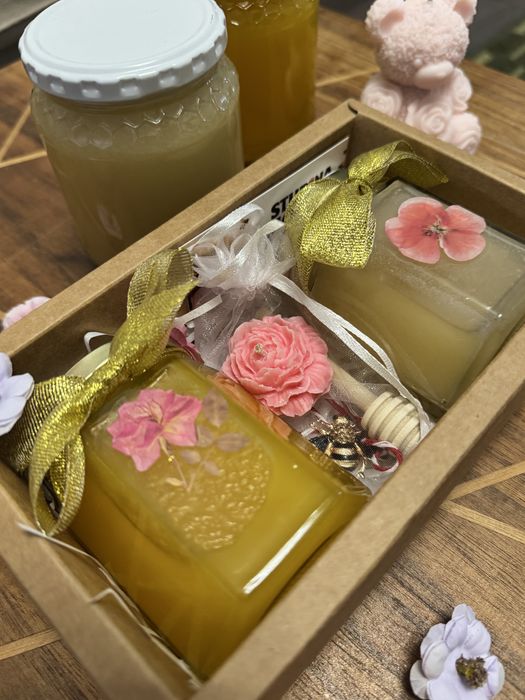 Cutie cadou 1 & 8 Martie