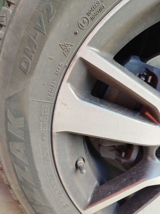 Зимни Гуми Bridgestone blizzak dm-v2 225/65/R17