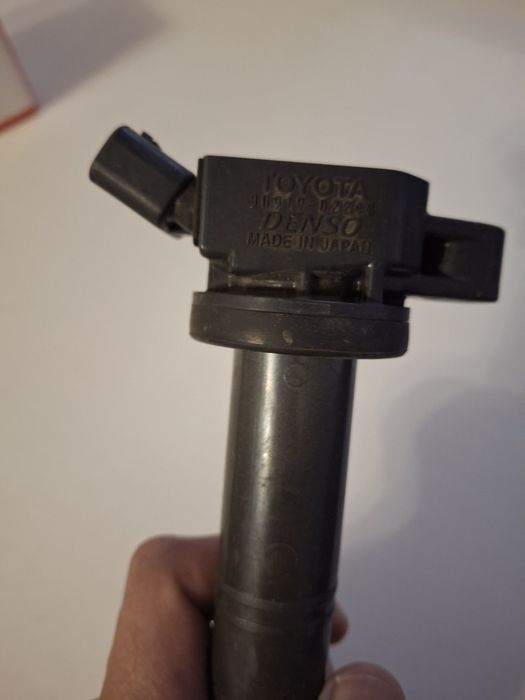 Катушка зажигания тойота авенсис 2,0