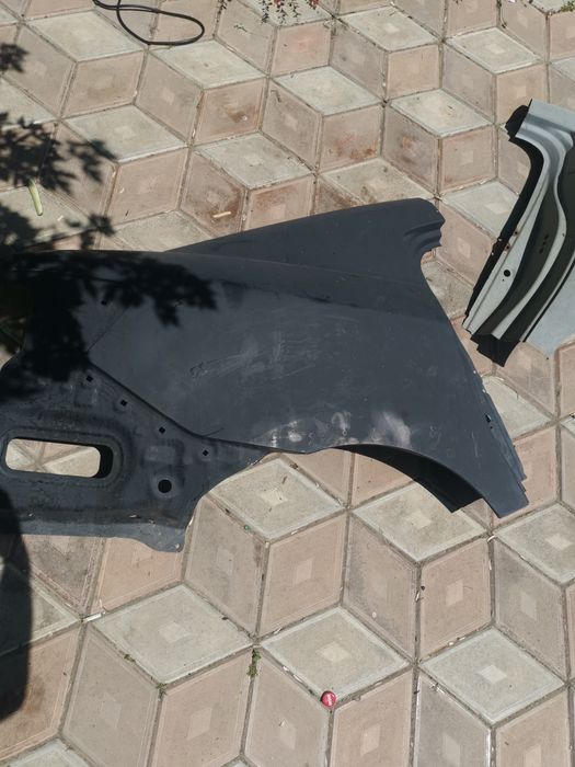 Aripa stânga dreapta spate Toyota avensis t27 2010/2011/2012 sedan ber