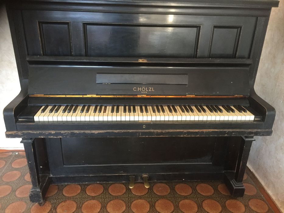 Антикварное Венское пианино