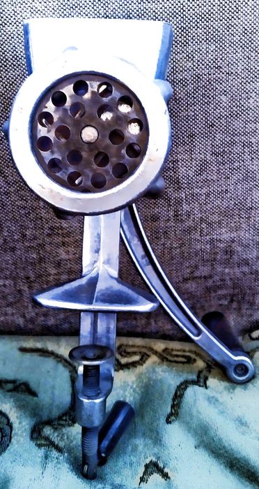 Продам Мясорубку