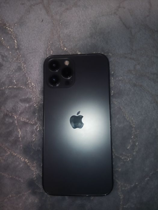 Обменяю 12 про Макс на модель выше