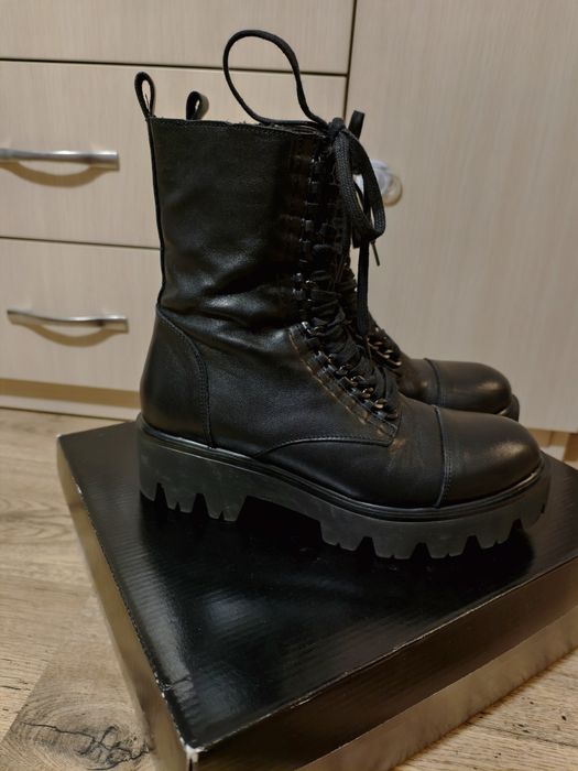 Дамски кожени боти