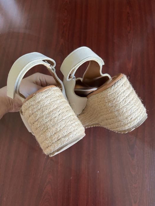 Очень удобные босоножки 39 размер