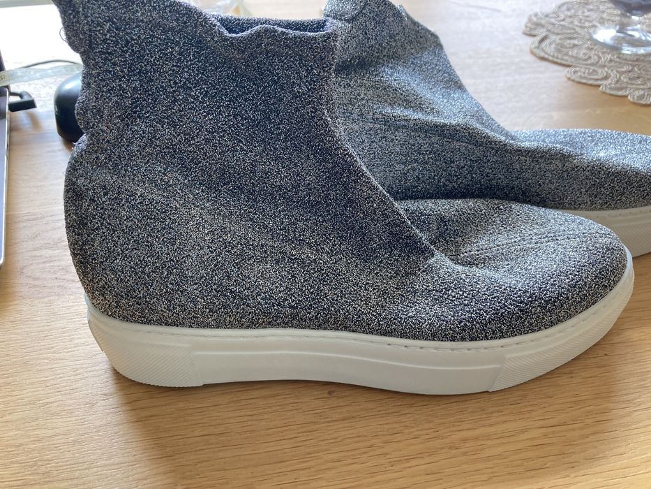 Pantofi sport argintiu-sclipicios noi 37