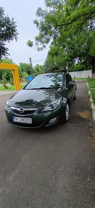 Opel Astra J 2010