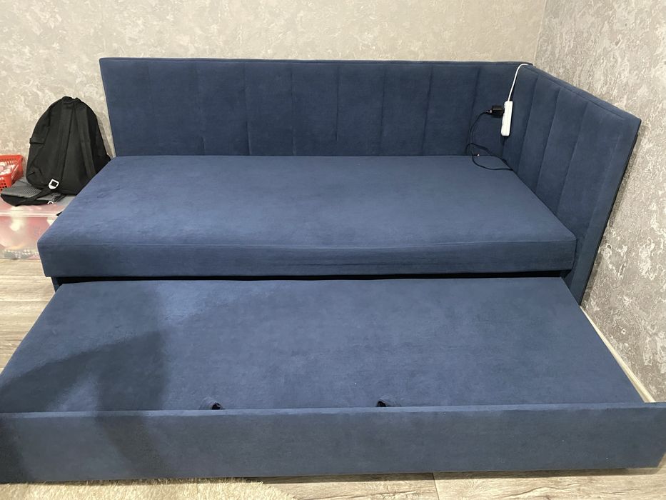 Продам диван ширина 140