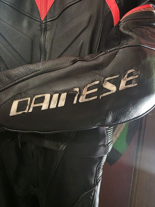 Мото екип Dainese размер 50 със забележки