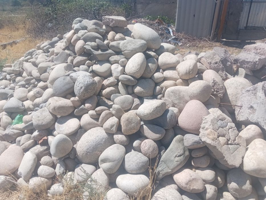 Тастар.  Сатылады