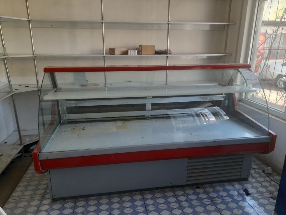 Витрина холодильник