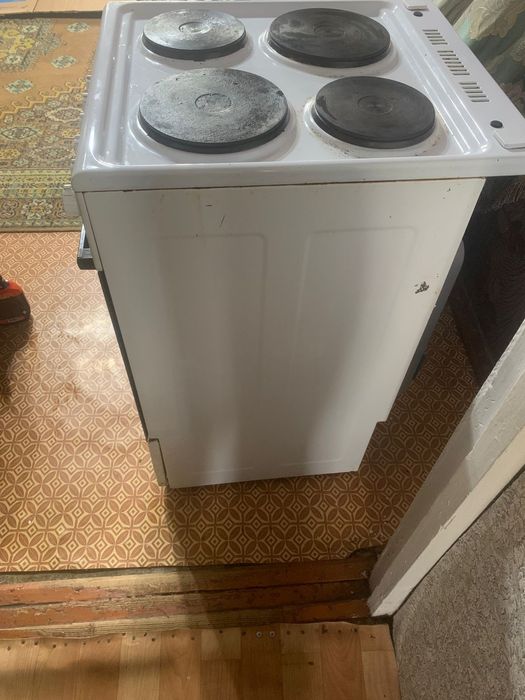 Духовка / плитка / печка  + 2 листа ( подноса )