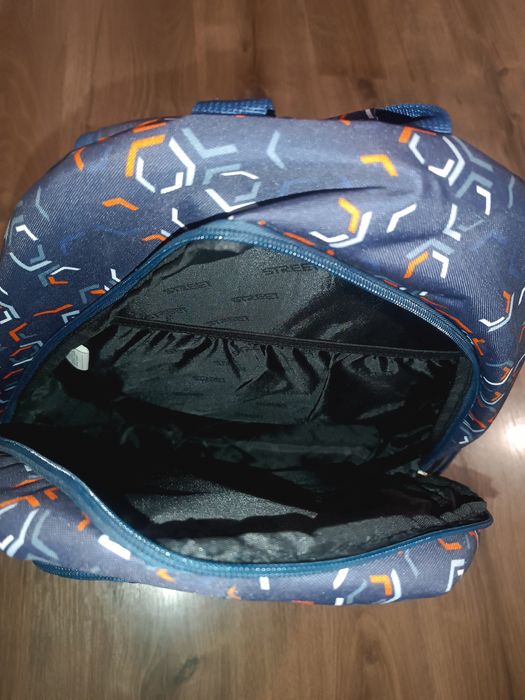 Чисто нова раница Street