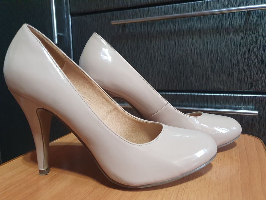 Продам туфли женские