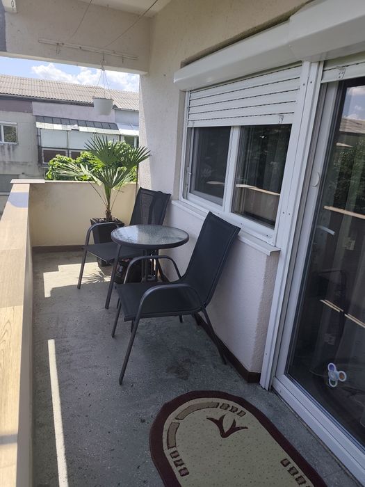 Vand apartament cu 2 camere