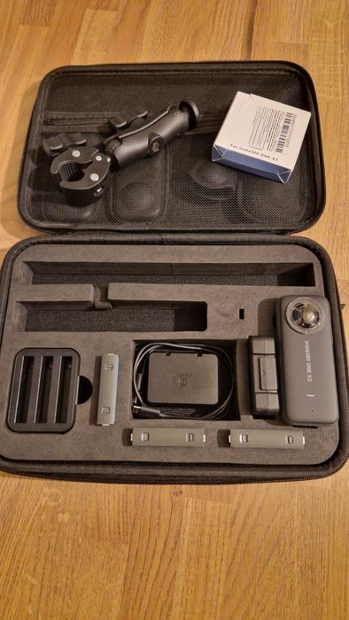 Insta360 X2 + accesorii