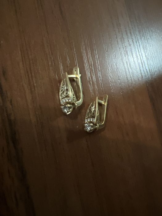 Золотые серьги 750 проба