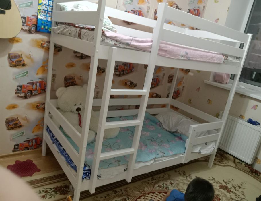 Детская кровать двухяруснуя