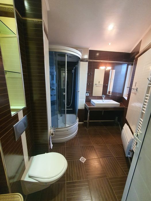 Дава се под наем Многостаен апартамент в Варна, Погреби - 140 кв.м за 918 € - Снимка #4