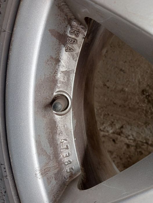 Jante de BMW X3 cu anvelope de vara noi