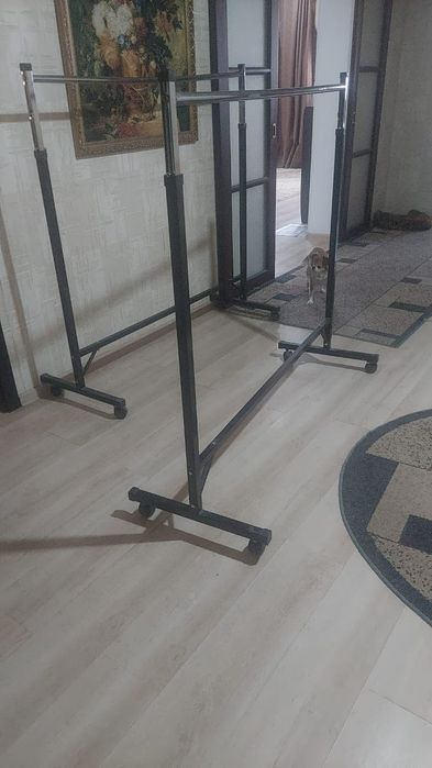 Стойка  вешалка  продам