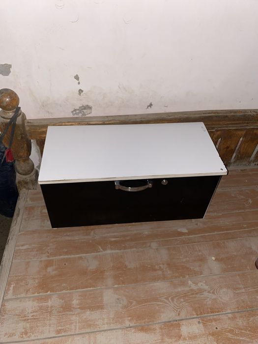 1kishilik divan va shkaf